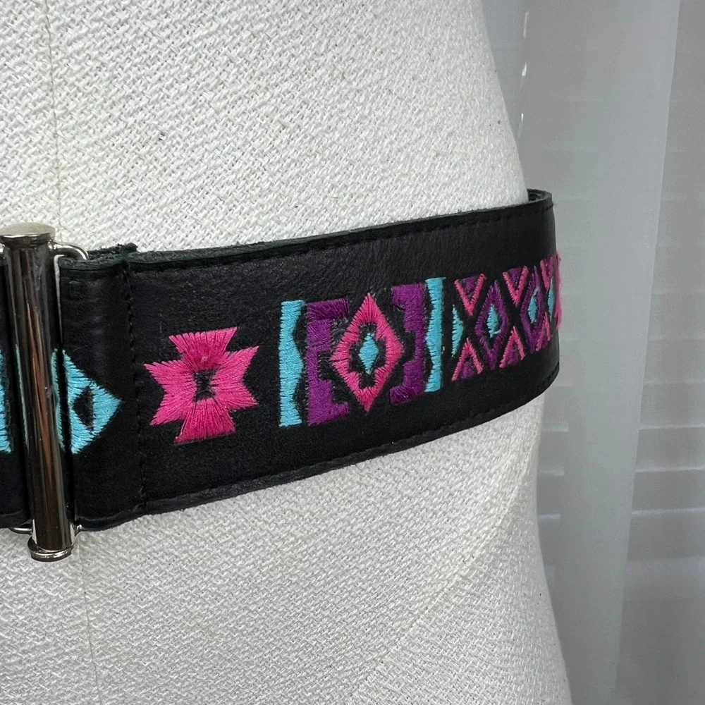 Womens Black Leather Embroidered Southwestern‎ Elastic Waist Belt M Festival USA